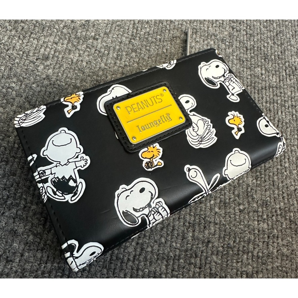 Loungefly Peanuts Snoopy & Woodstock Black Wallet Credit Card Holder Bi-Fold Zip